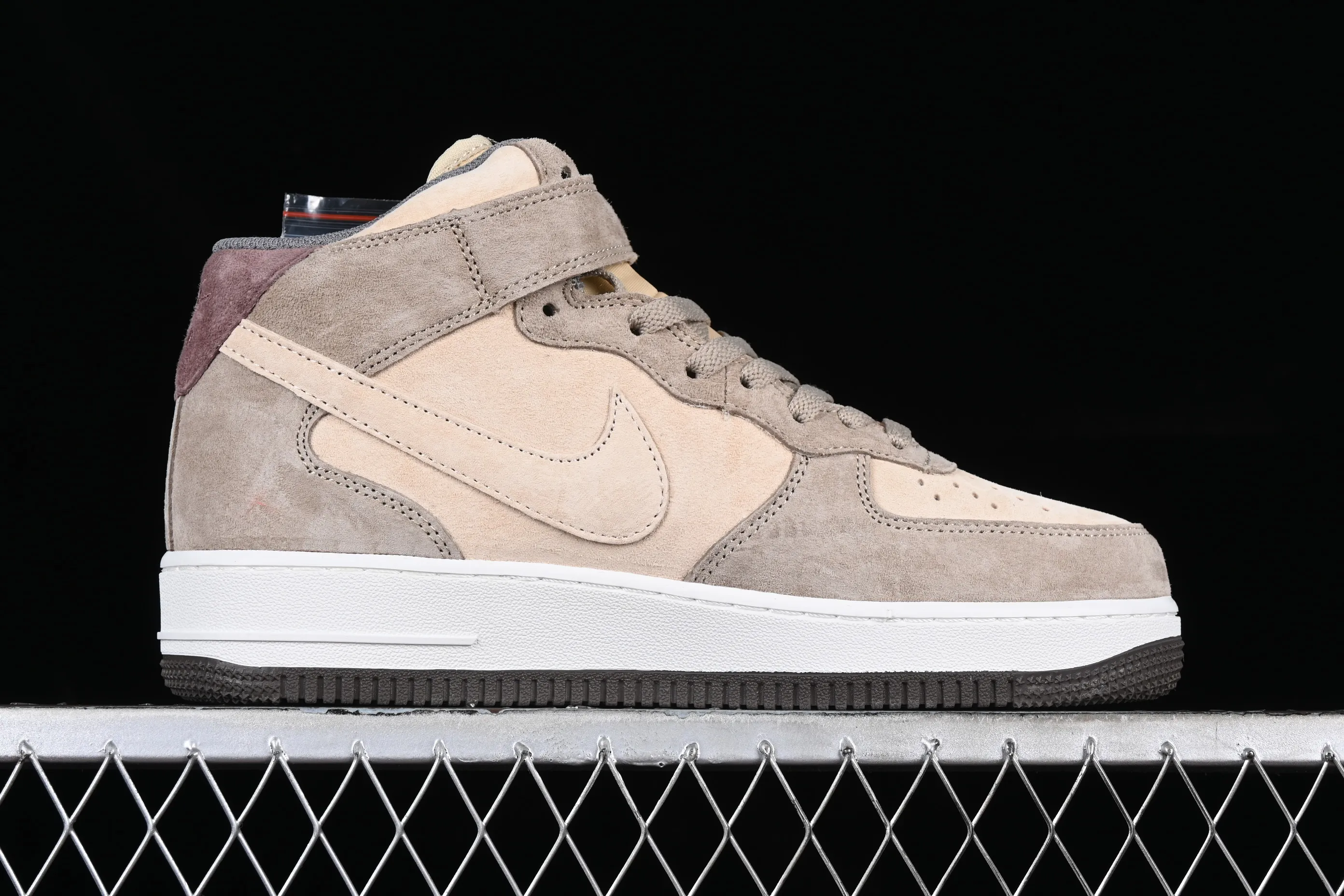 All categories Nk Air Force 1 Air Force series Nk Air Force 1 Mid Air Force mid-top Nk Air Force 1'07 Mid beige suede Air Force One mid-top casual sneakers CG9908-102
